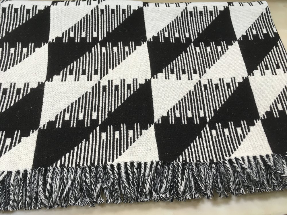 Cefyn Burgess Blanket Llif Wardiau